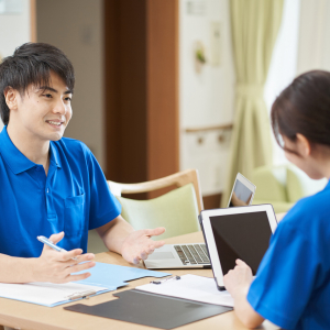 介護職の新人教育の場にこそ活用したいＩＣＴ