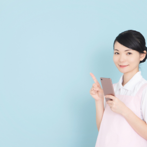 選ばれる介護施設にIoTの力！ BPSDをも捉えるナースコールが実現するQOLとは
