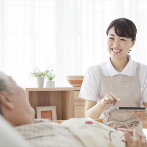 介護現場の人材不足が深刻？現場のIT化で効率化と人材確保を同時に実現