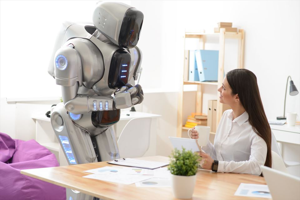 介護現場に「コミュニケーションロボット」を導入!驚きの調査結果を紹介
