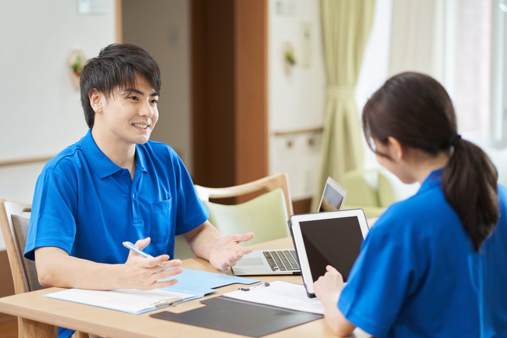 介護職の新人教育の場にこそ活用したいＩＣＴ