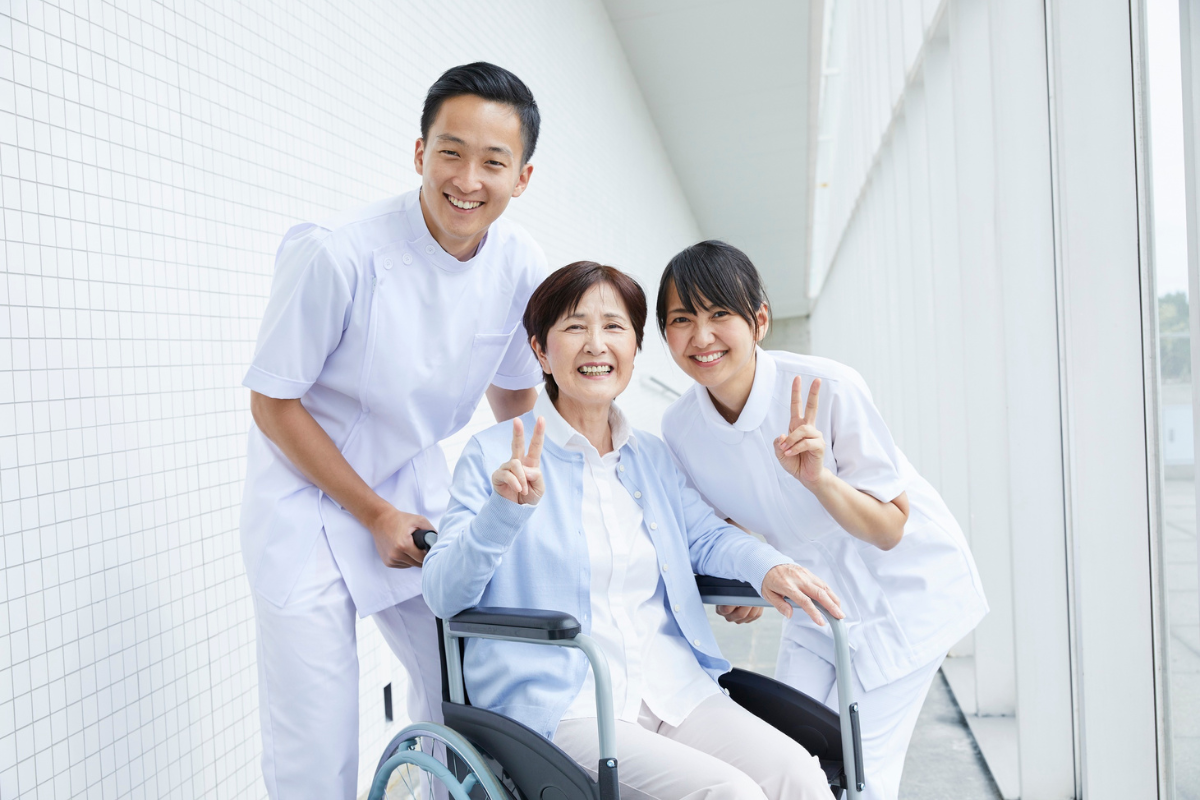 介護現場に必要なチームケアとは？ポイント・目標設定・研修の進め方を解説