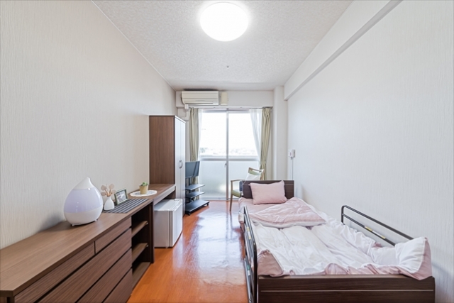 次世代の高齢者見守りカメラ・システムで施設スタッフと利用者に大きな安心を