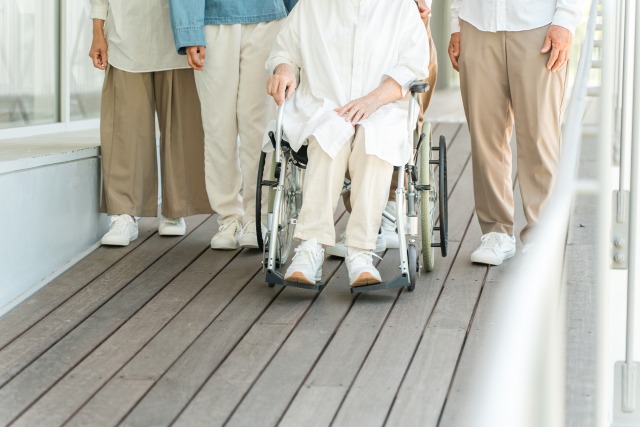 介護施設の見守りカメラのプライバシーは？設置場所・運用ルール・配慮事項を解説